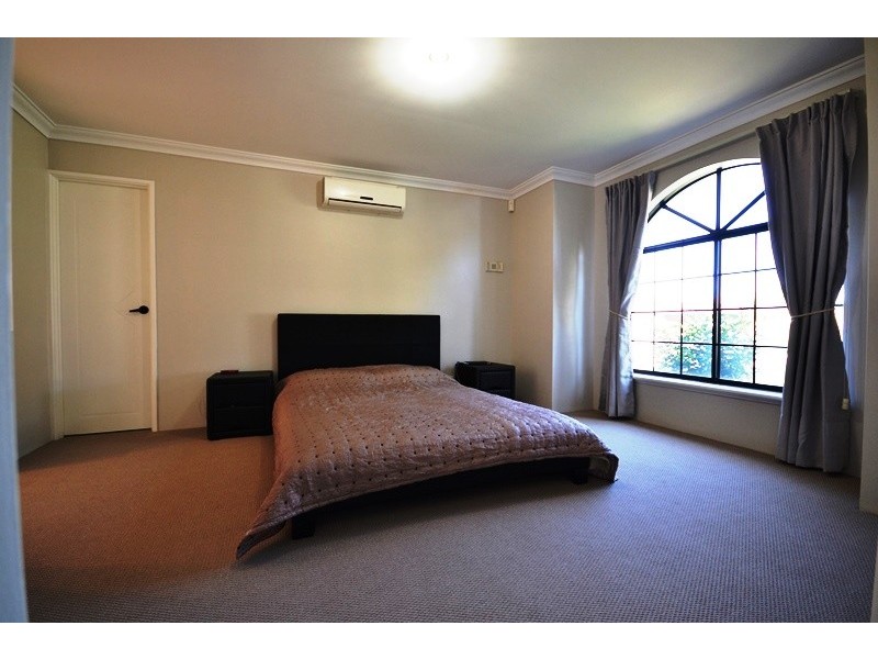 21 Engleswood Arcade, Canning Vale WA 6155