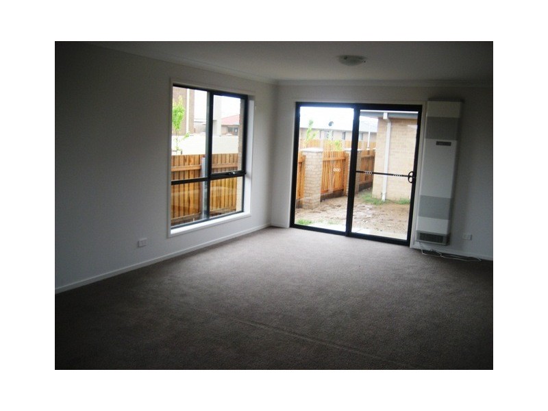 18 James Harrison Street, Dunlop ACT 2615