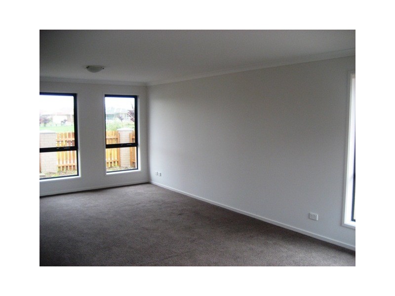 18 James Harrison Street, Dunlop ACT 2615