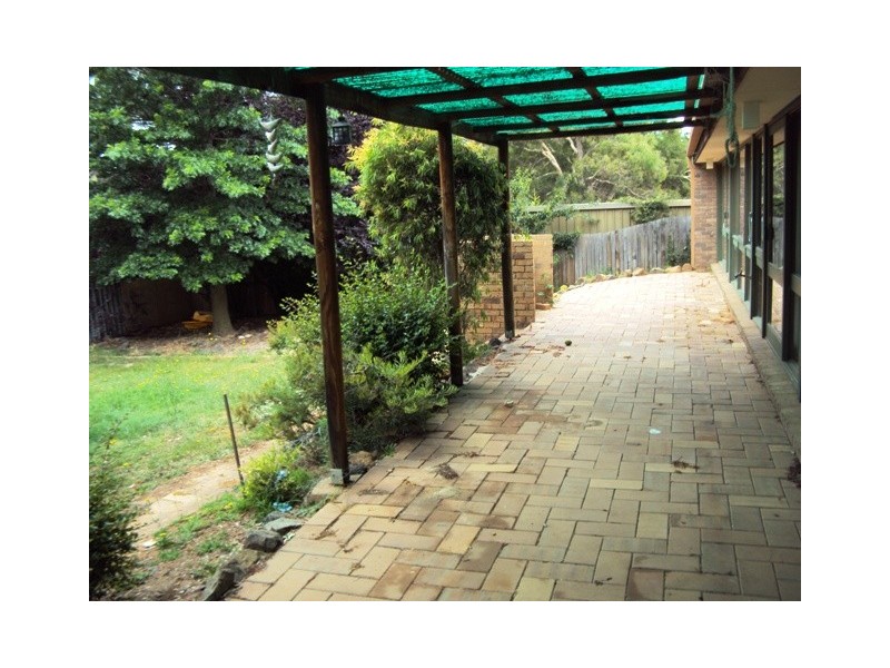5 McArthur Place, Latham ACT 2615