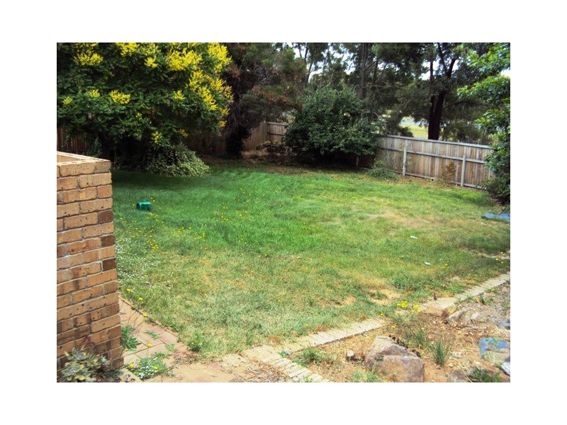 5 McArthur Place, Latham ACT 2615