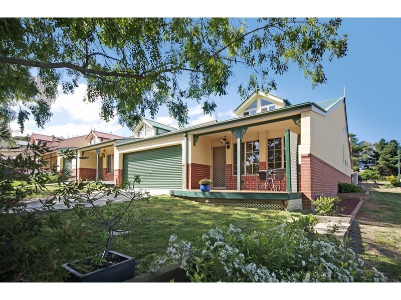 2 Watchorn Close, Holt ACT 2615