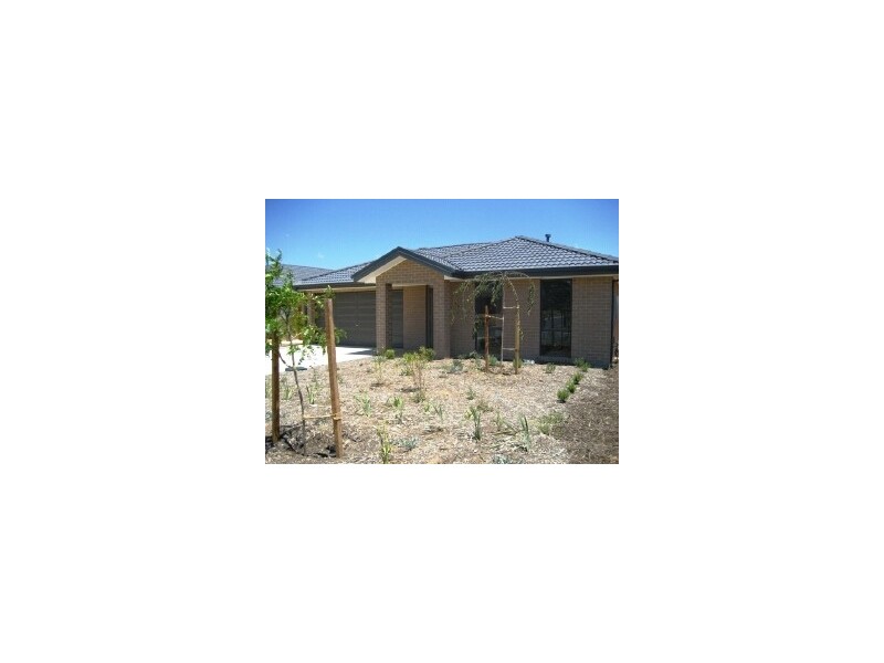 11 Bryan Hudson Street, Macgregor ACT 2615