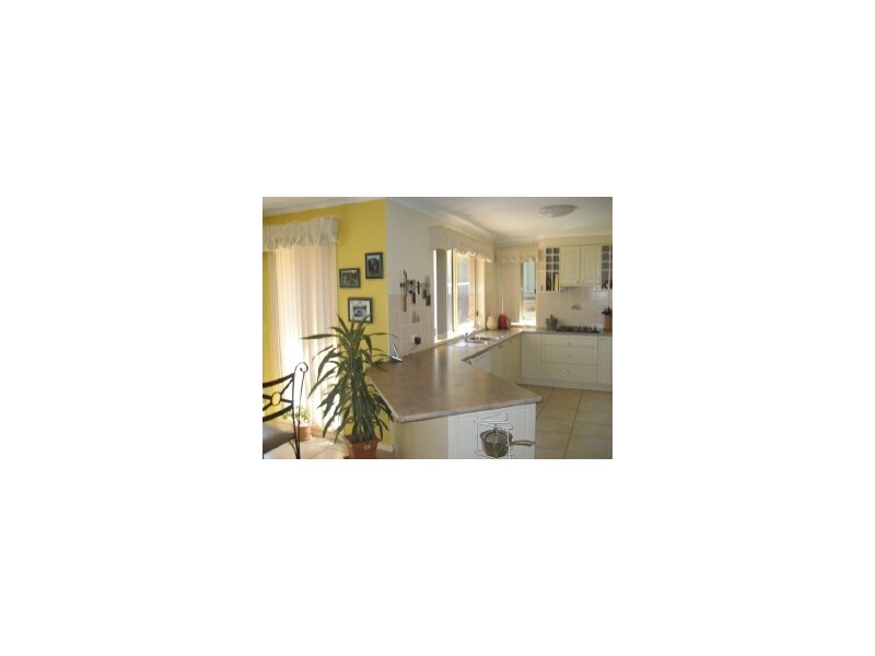 10 Buckmaster Crescent, Dunlop ACT 2615