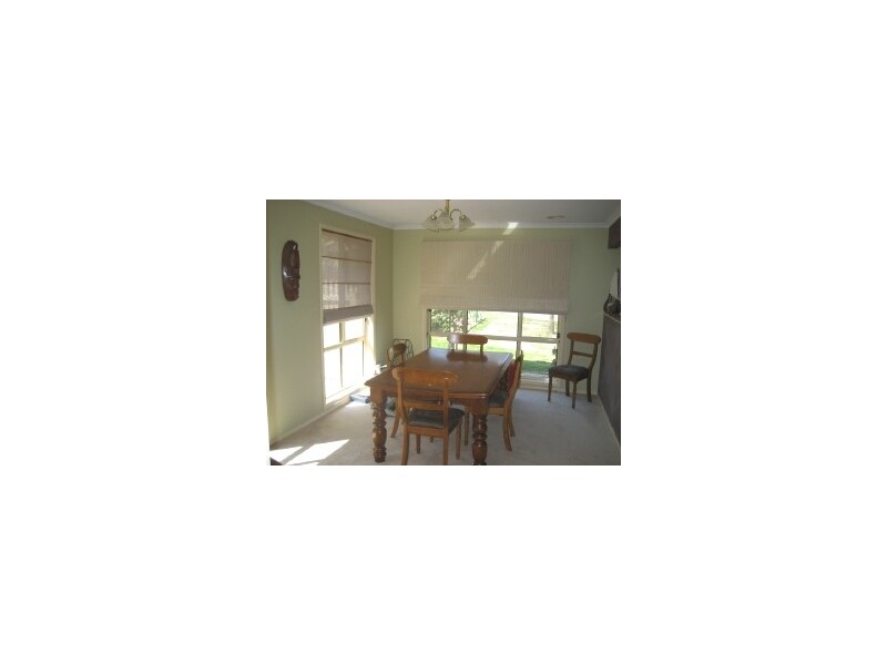10 Buckmaster Crescent, Dunlop ACT 2615