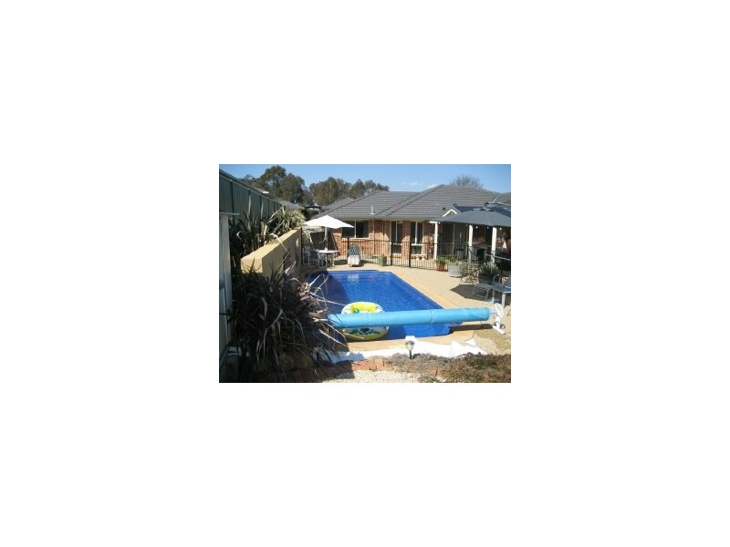 10 Buckmaster Crescent, Dunlop ACT 2615