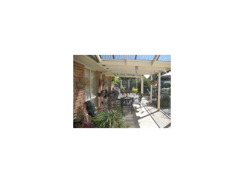 10 Buckmaster Crescent, Dunlop ACT 2615