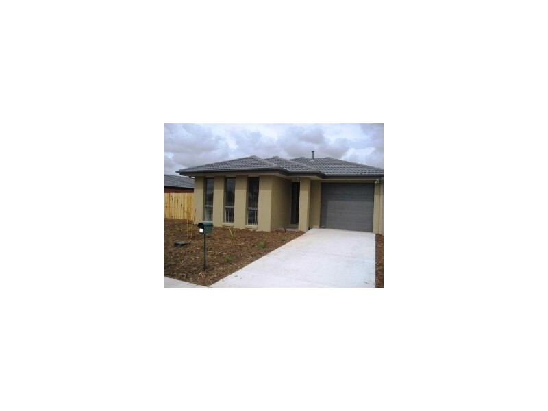 32 Rowland Street, Macgregor ACT 2615