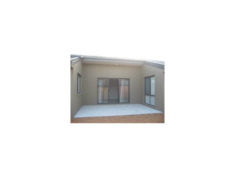 32 Rowland Street, Macgregor ACT 2615