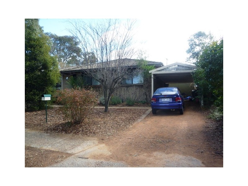 77 Beaurepaire Crescent, Holt ACT 2615