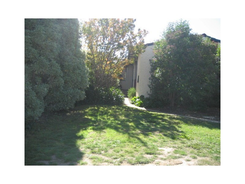 6 Emmott Place, Charnwood ACT 2615