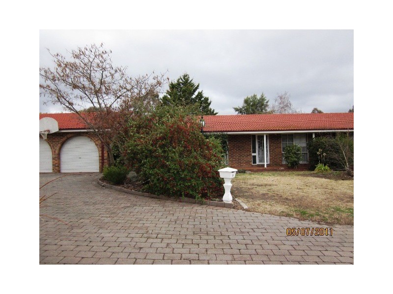 9 Hibbins Place, Latham ACT 2615