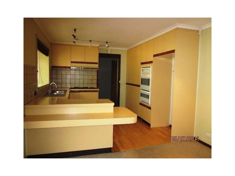 9 Hibbins Place, Latham ACT 2615