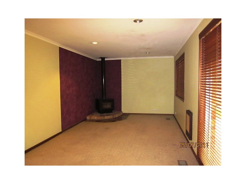 9 Hibbins Place, Latham ACT 2615