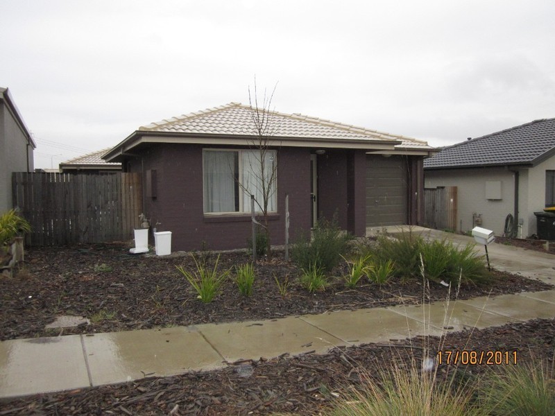 18 Rowland Street, Macgregor ACT 2615