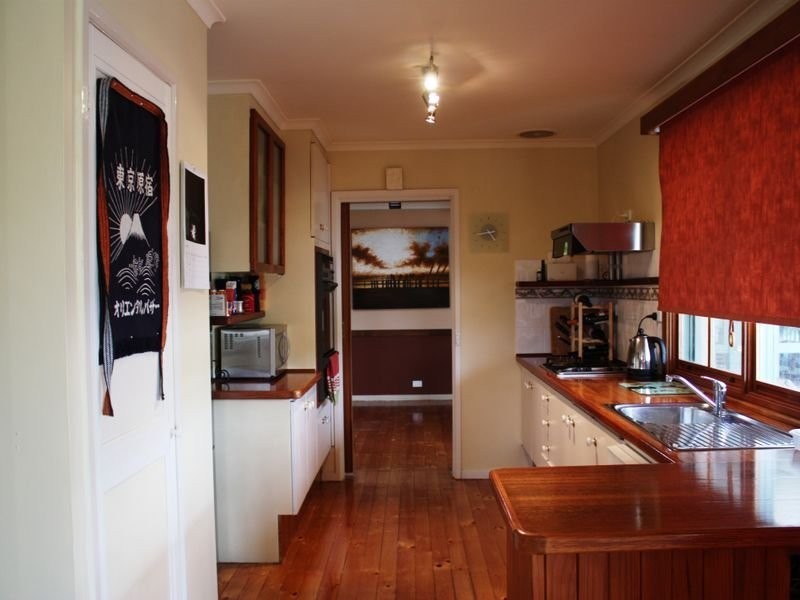 4 Lawes Place, Macgregor ACT 2615