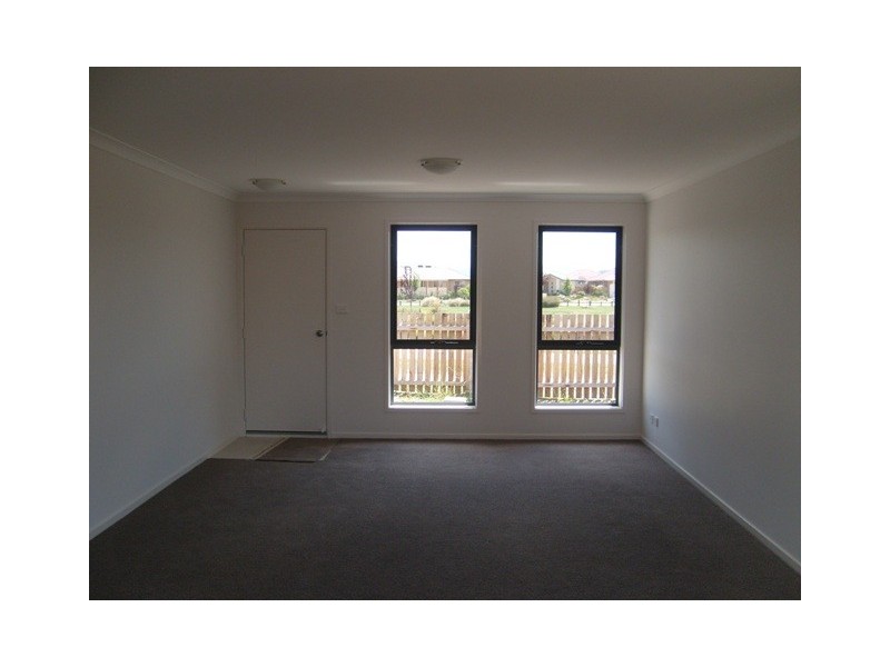 18 James Harrison Street, Dunlop ACT 2615