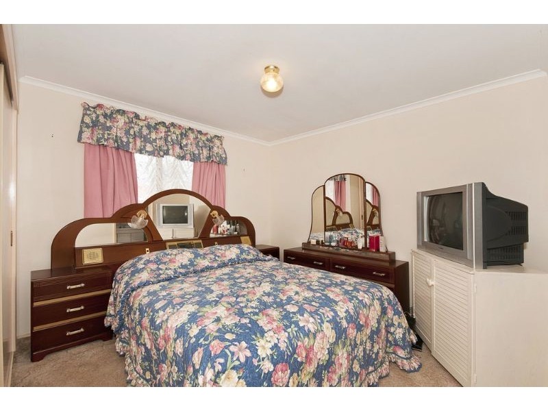 25 Britten Jones Drive, Holt ACT 2615