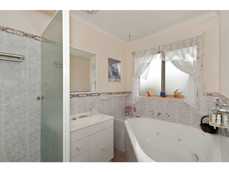 25 Britten Jones Drive, Holt ACT 2615