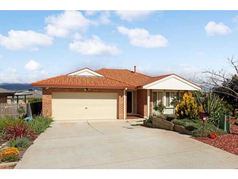 2 Tarrant Crescent, Dunlop ACT 2615