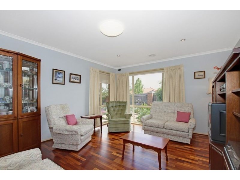 2 Tarrant Crescent, Dunlop ACT 2615