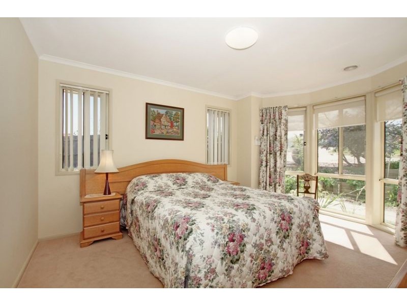 2 Tarrant Crescent, Dunlop ACT 2615