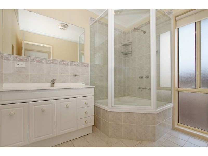 2 Tarrant Crescent, Dunlop ACT 2615