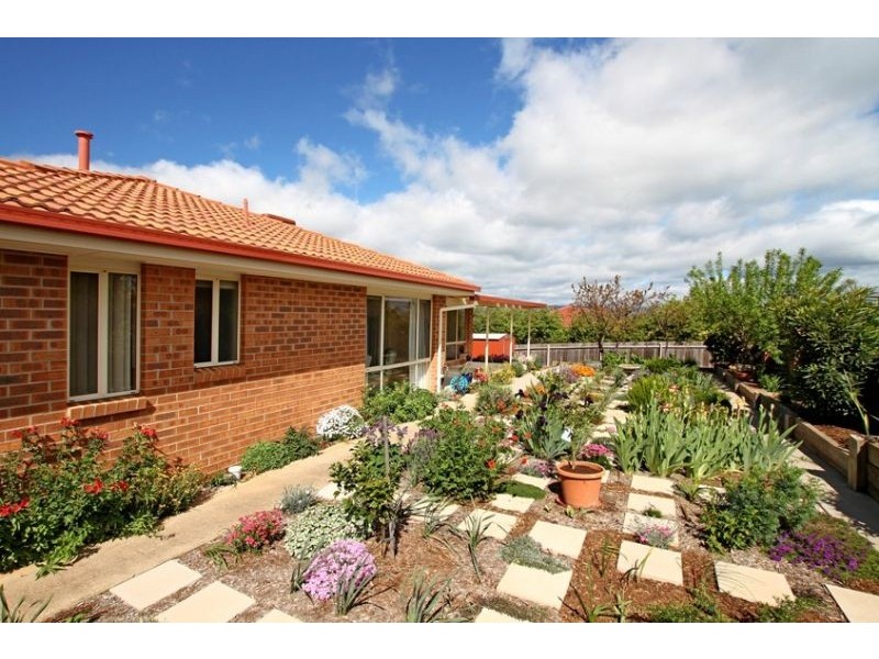 2 Tarrant Crescent, Dunlop ACT 2615