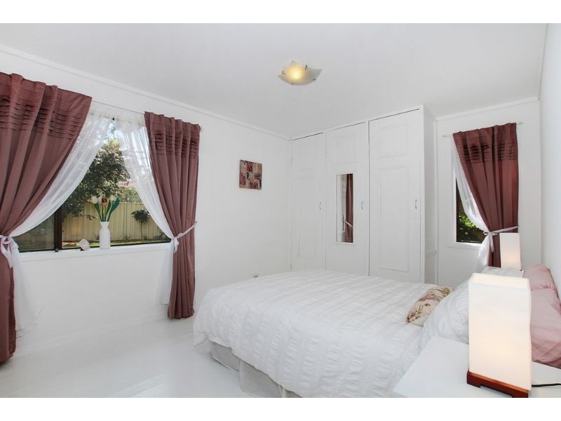 1 Warland Place, Charnwood ACT 2615