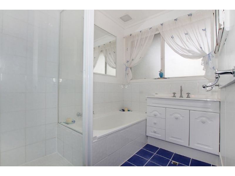 1 Warland Place, Charnwood ACT 2615