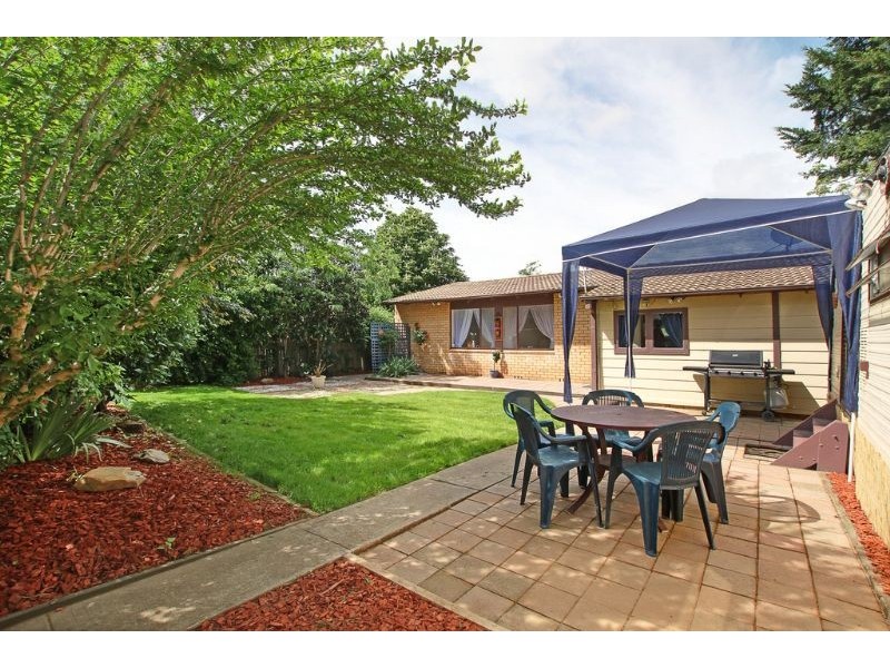 1 Warland Place, Charnwood ACT 2615
