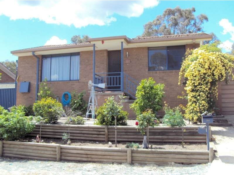 3  Schaffer Place, Charnwood ACT 2615