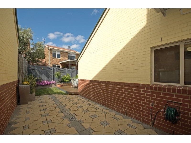 2 Watchorn Close, Holt ACT 2615