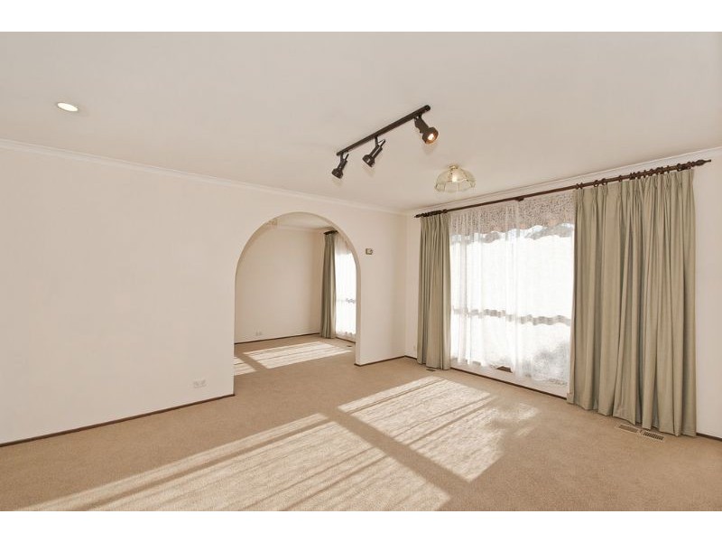 16 Macintyre Place, Charnwood ACT 2615