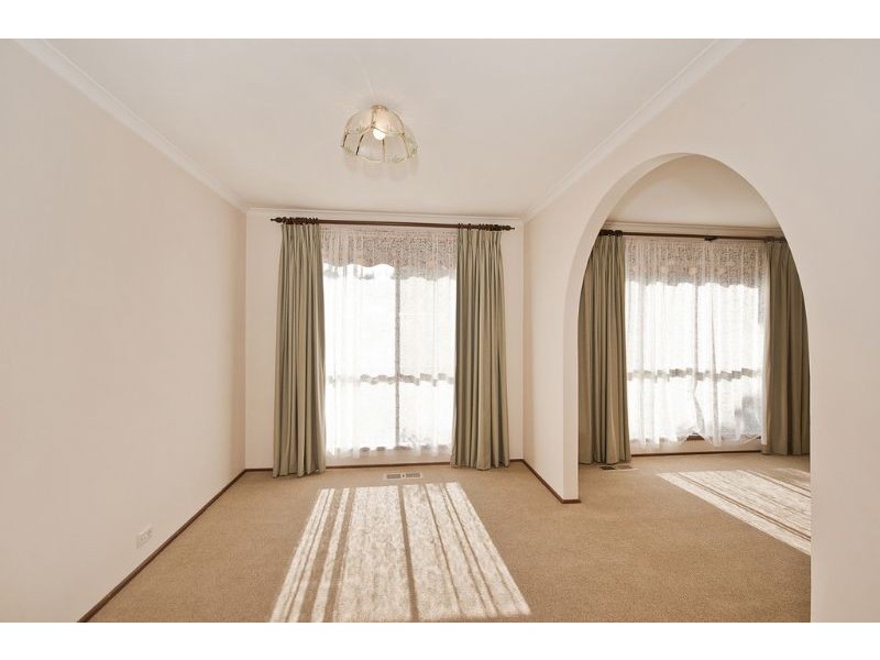 16 Macintyre Place, Charnwood ACT 2615