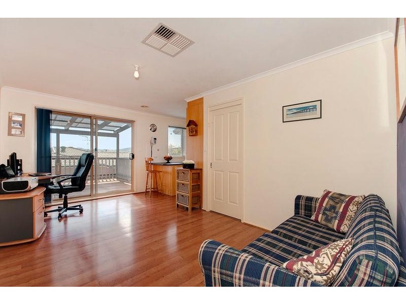 4 Grove Place, Dunlop ACT 2615