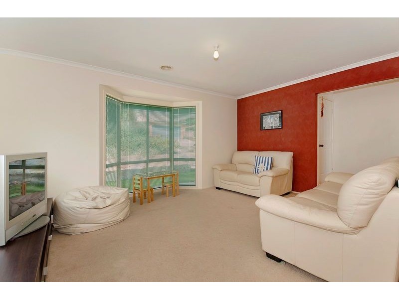 4 Grove Place, Dunlop ACT 2615