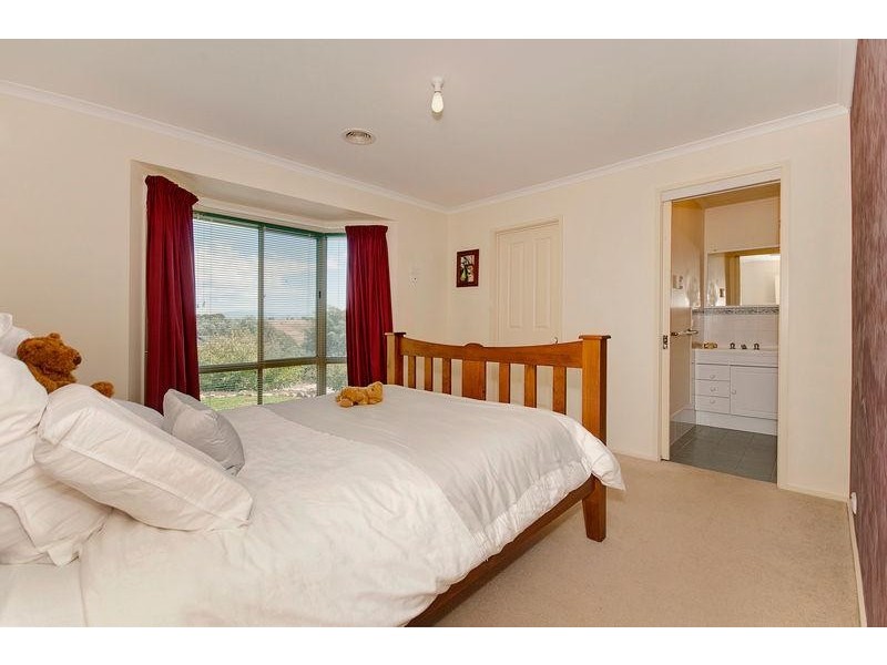 4 Grove Place, Dunlop ACT 2615