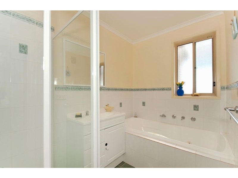 4 Grove Place, Dunlop ACT 2615