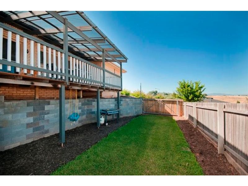 4 Grove Place, Dunlop ACT 2615