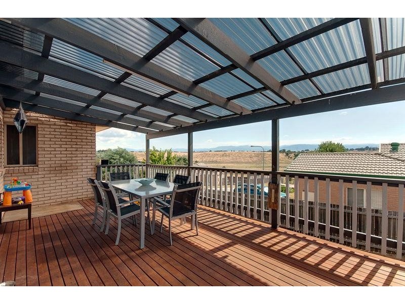 4 Grove Place, Dunlop ACT 2615