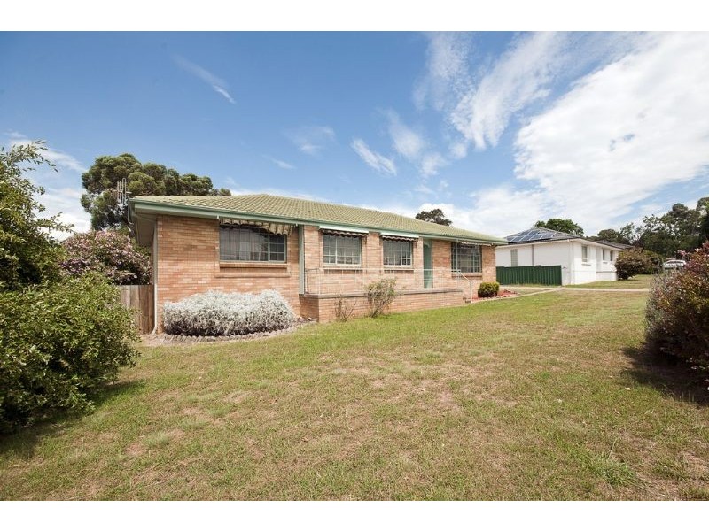 39 Calder Crescent, Holder ACT 2611