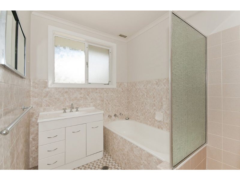 39 Calder Crescent, Holder ACT 2611