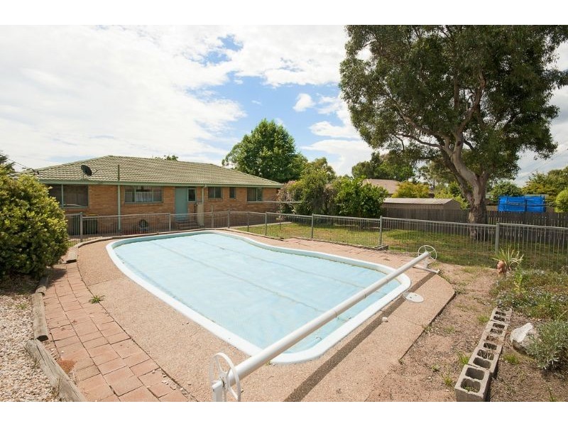 39 Calder Crescent, Holder ACT 2611