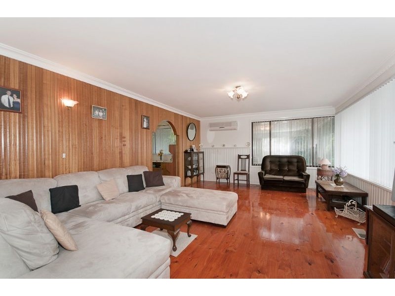 4 Skirving Place, Macgregor ACT 2615