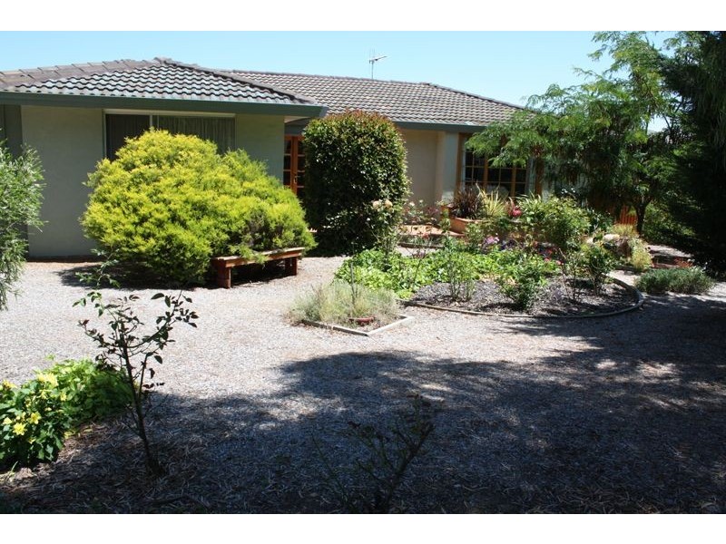 8 Bardsley Place, Holt ACT 2615