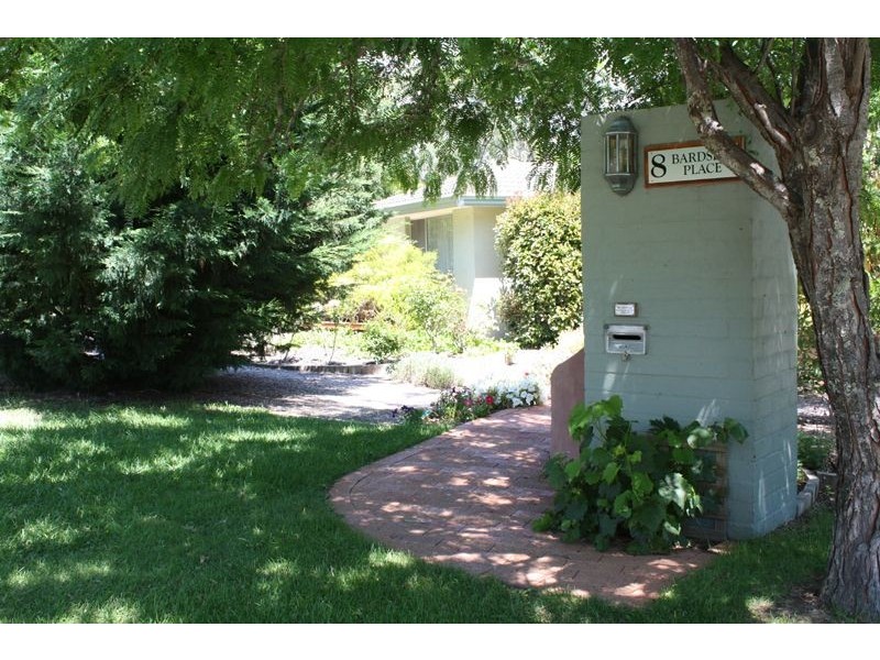 8 Bardsley Place, Holt ACT 2615