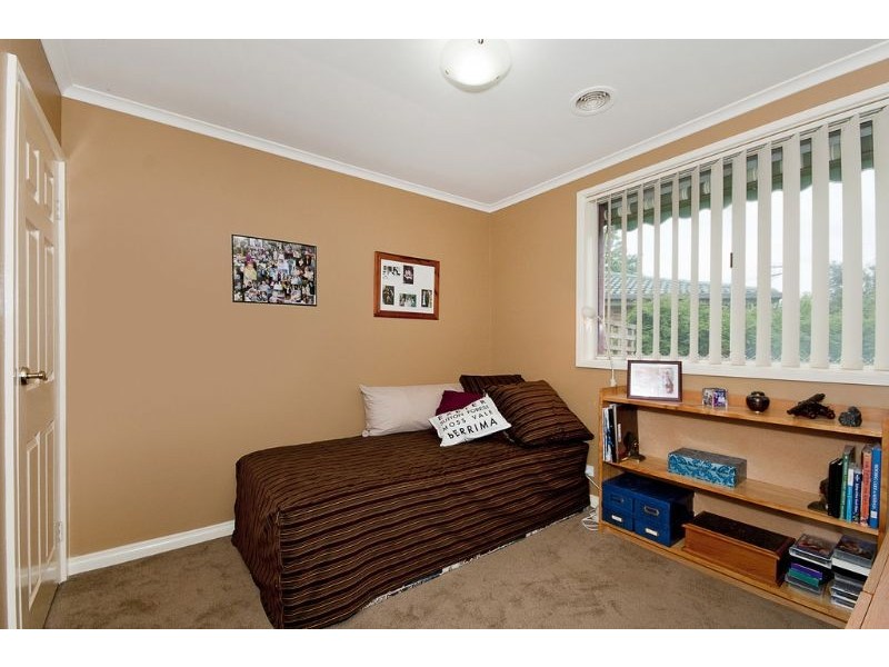 8 Bardsley Place, Holt ACT 2615