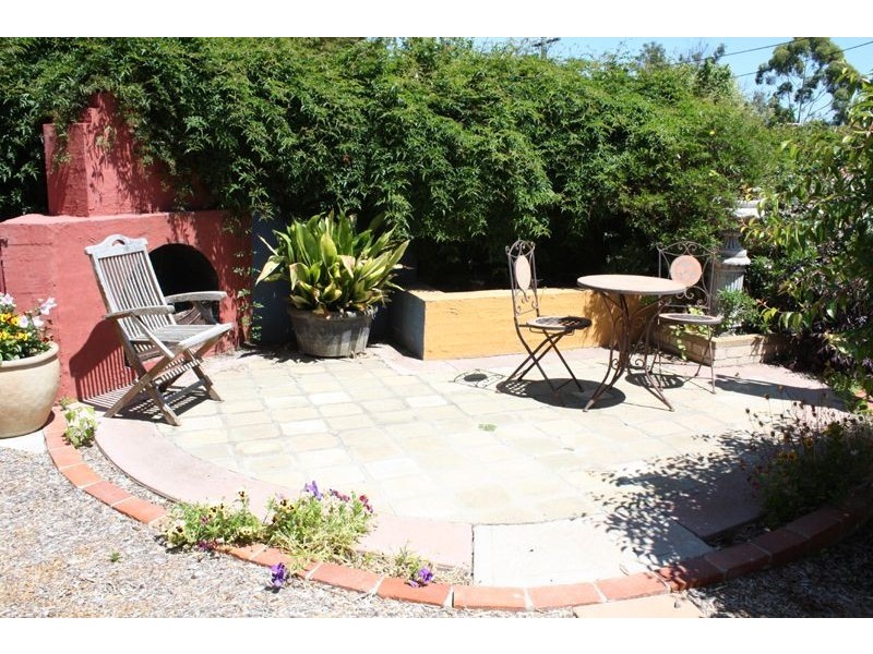 8 Bardsley Place, Holt ACT 2615