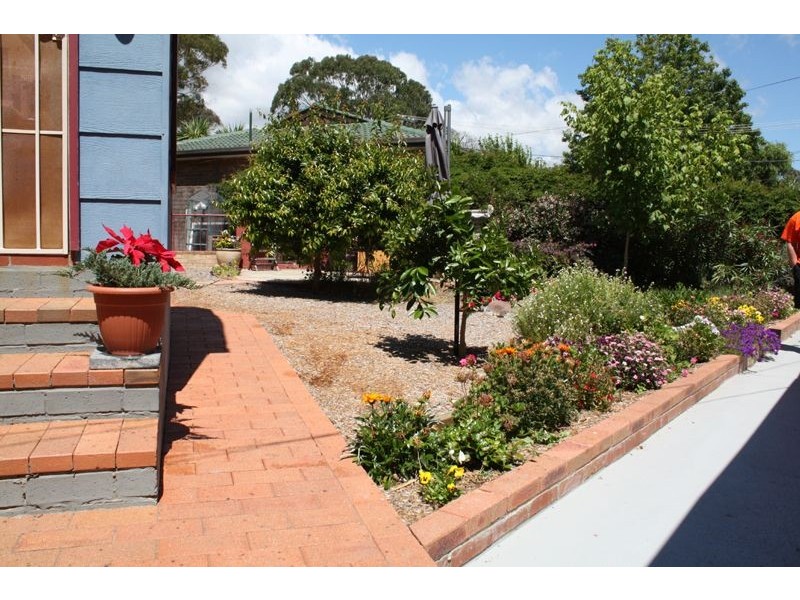 8 Bardsley Place, Holt ACT 2615